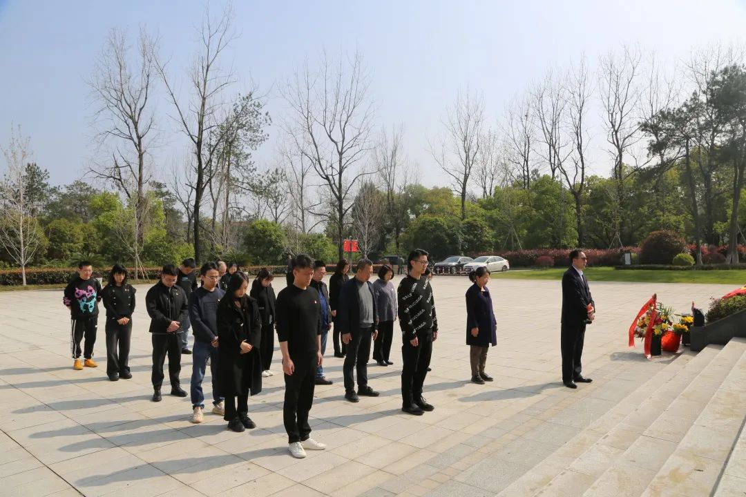 弘揚傳統(tǒng)精神，緬懷革命先烈 | 集團黨總支開展清明祭掃革命先烈活動